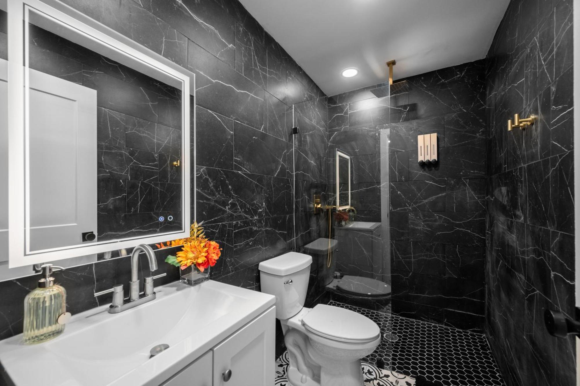 Cozy Galleria Apt Near Uptown With Free Park Houston Bagian luar foto